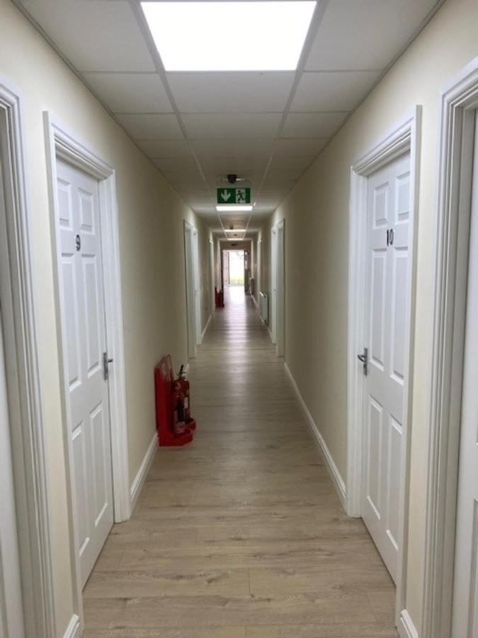 Bucks Accommodation Ейлсбъри Екстериор снимка